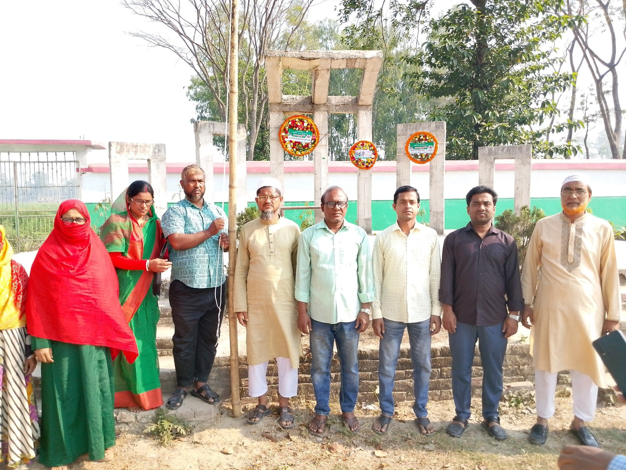 শহীদ মিনারের সামনের পিটি প্যারেট